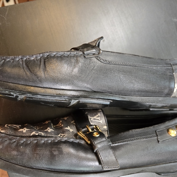 Louis Vuitton - Picture 3 of 7